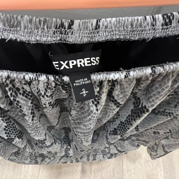 Express Off Shoulder Top - Picture 3 of 3